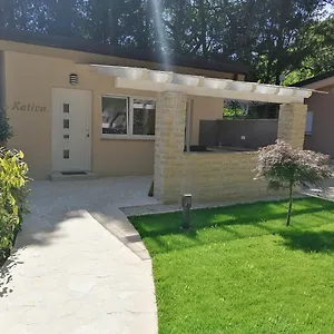 Tatil parkı Mimoza, Bašanija
